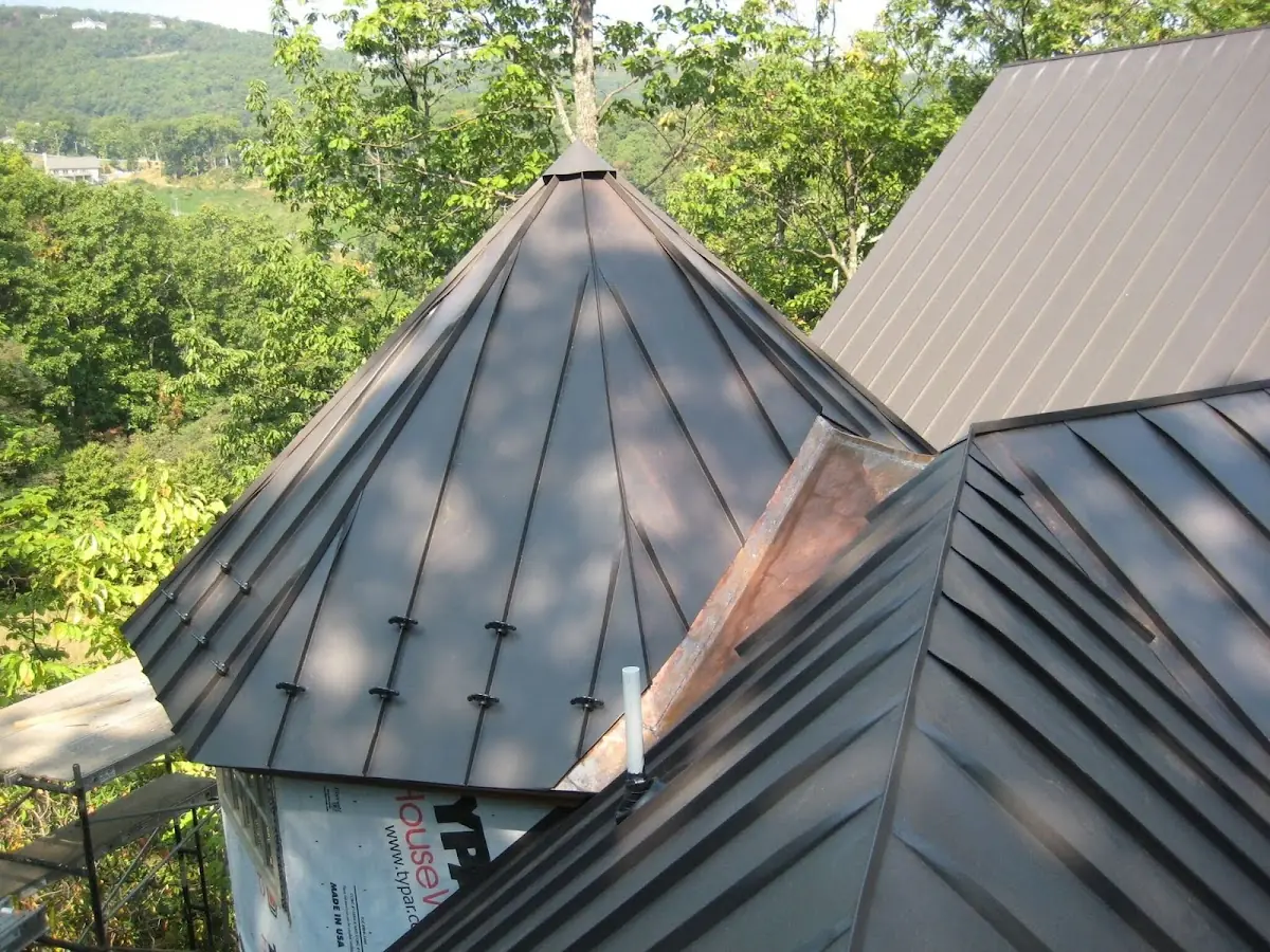 Professional Roof Tarp Installation by Craftsman Roofing in Chestnut Park